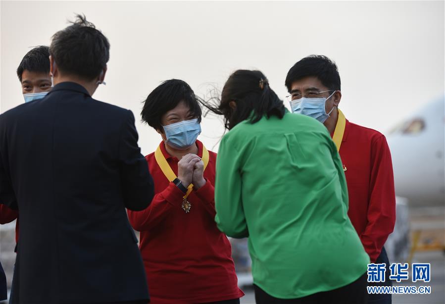 （国际疫情・图文互动）（6）委内瑞拉政府为中国医疗专家组全体成员授勋